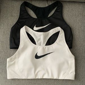 Nike sports bra’s